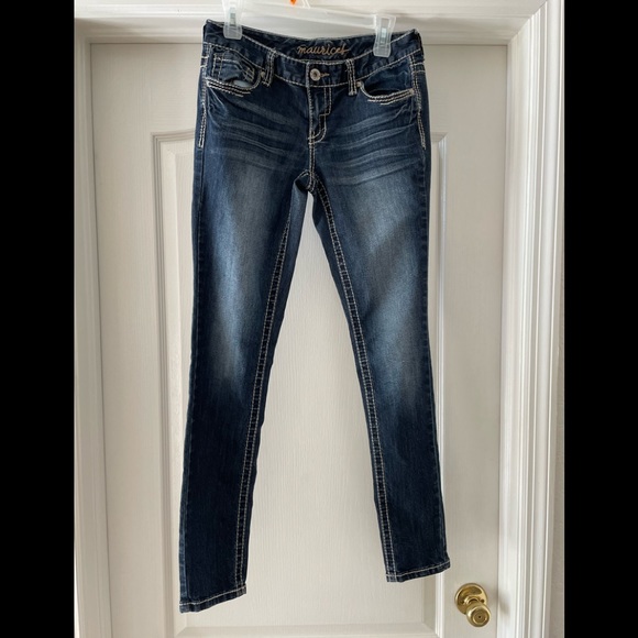 Maurices Embellished Jeans  Women's Size Regular Small - Picture 1 of 8